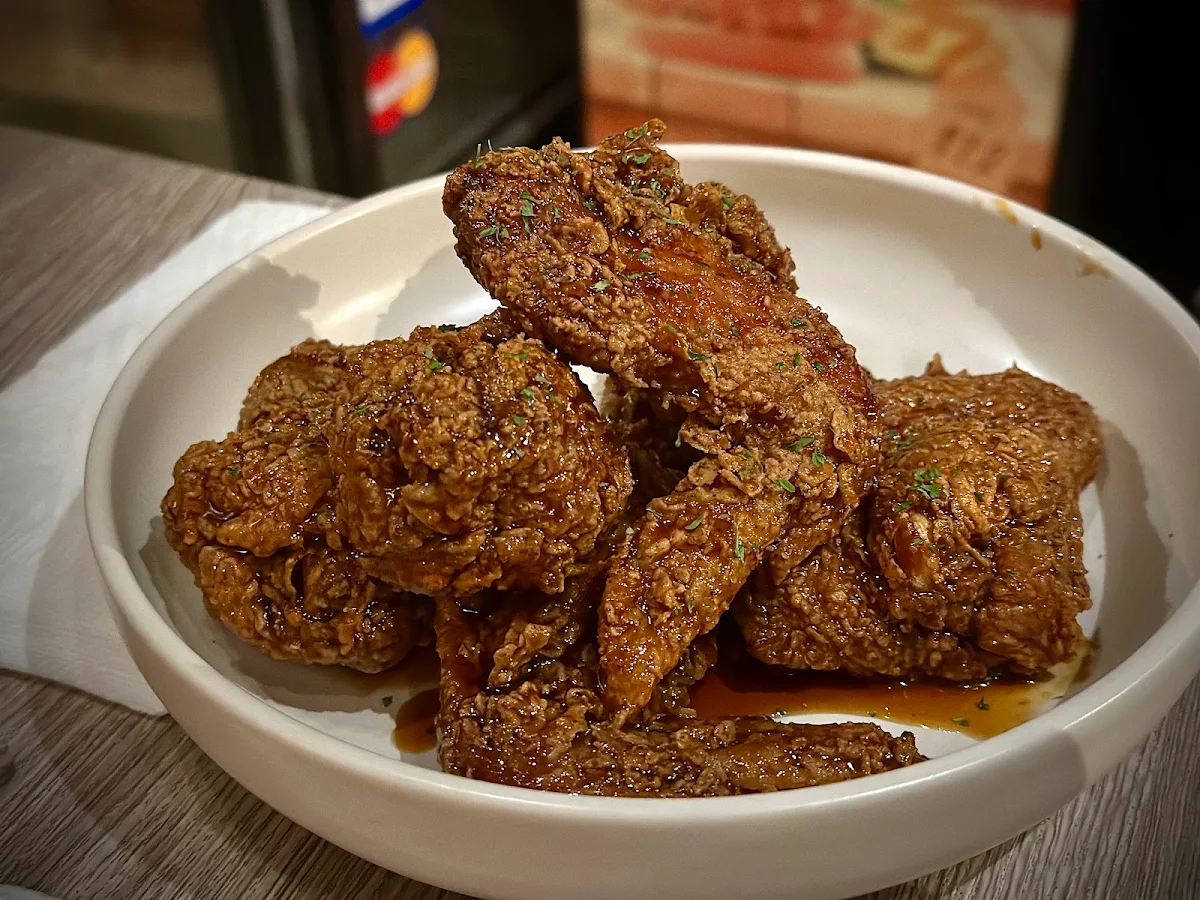 Garlic Soy Chicken Wings, RAKU