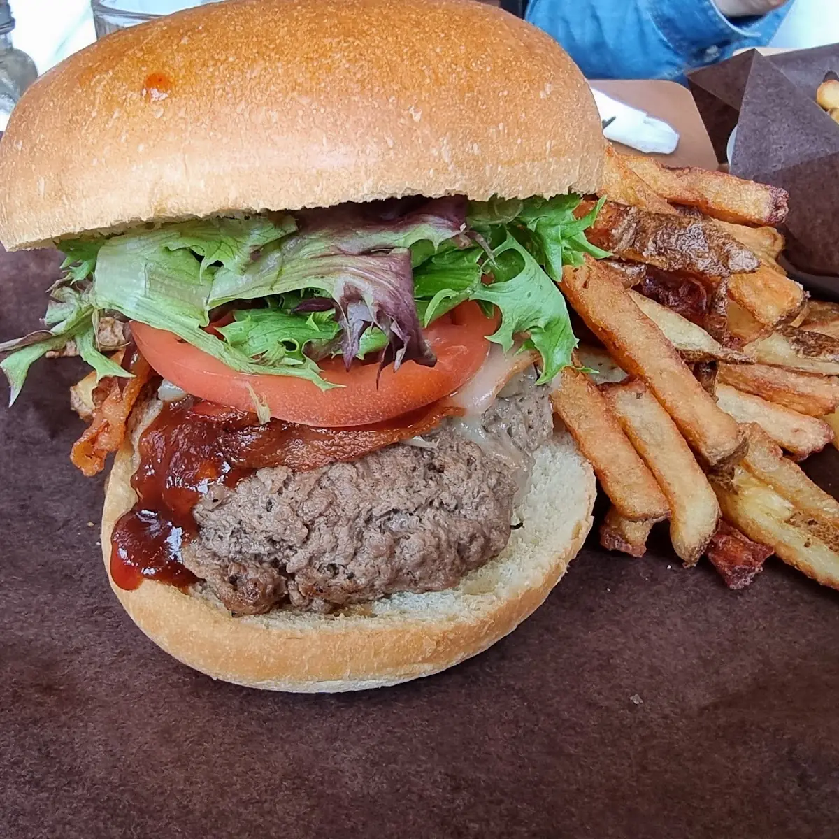Whiskey Burger, Stonewater Pub