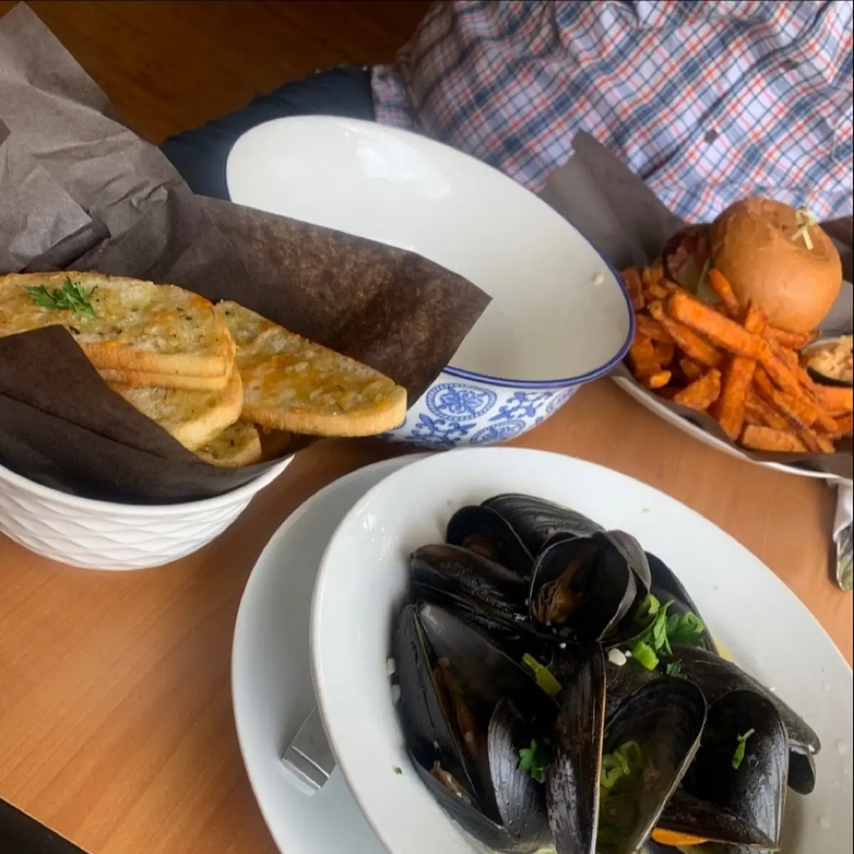 White Wine Mussels, Stonewater Pub