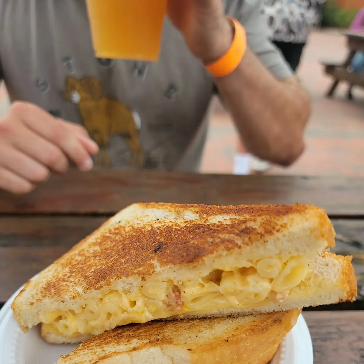 Gouda Mac Grilled Cheese
