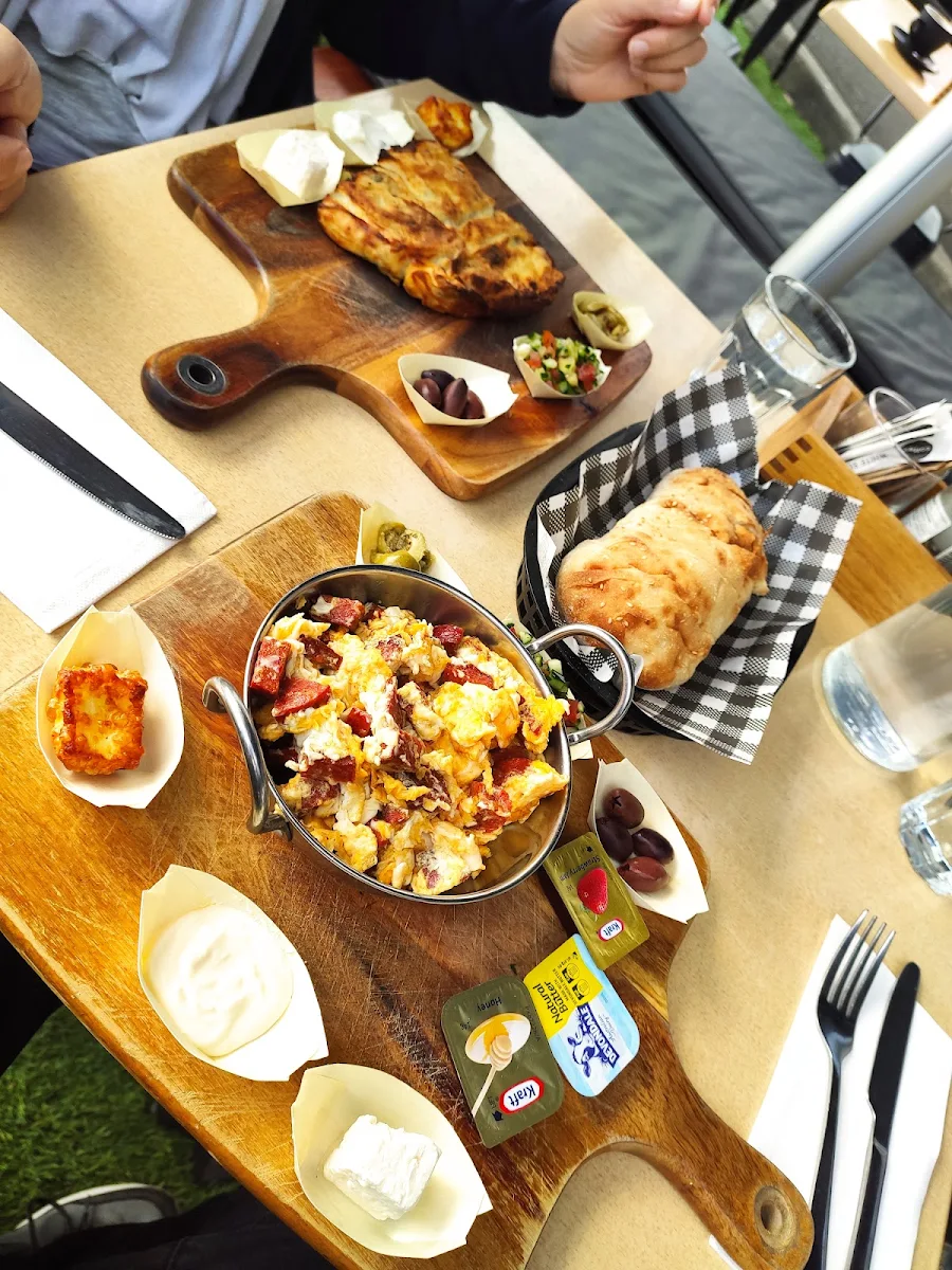 Highlights, Siesta Cafe & Deli