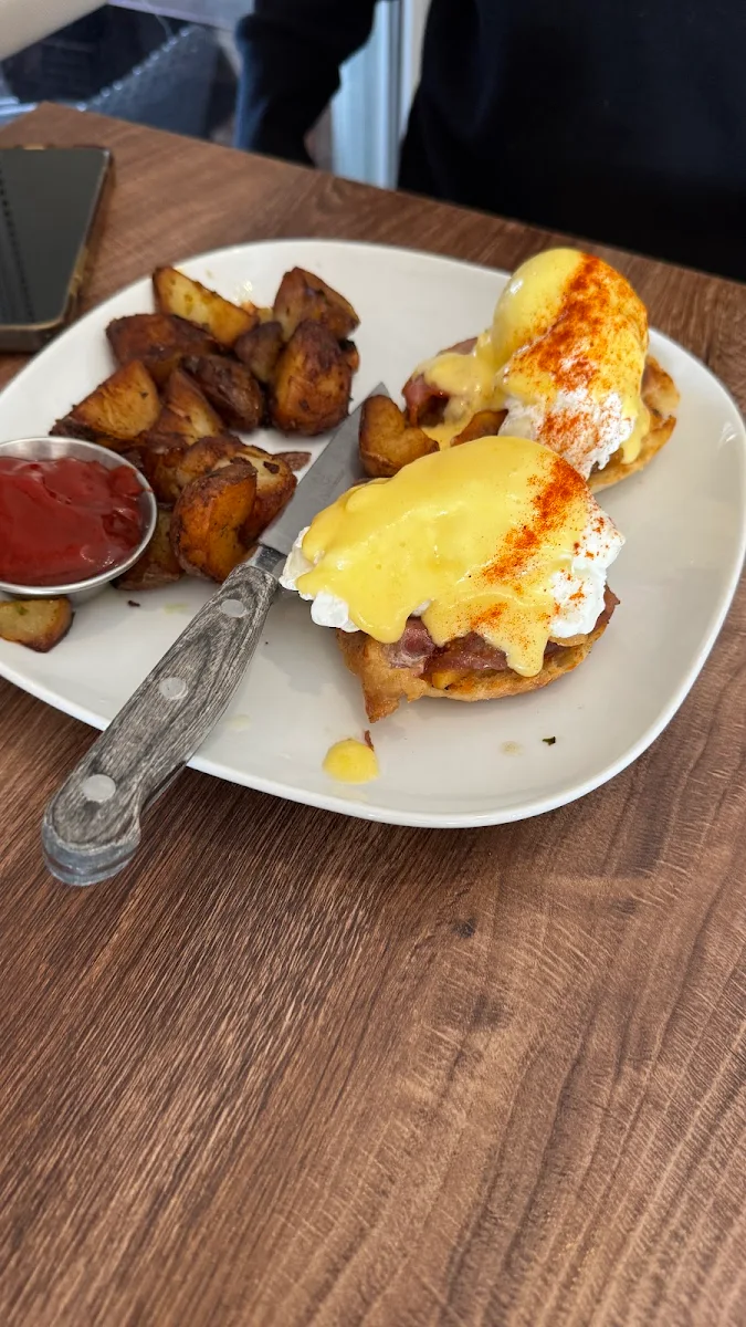 Monte Cristo Benny, Shy's Place Restaurant