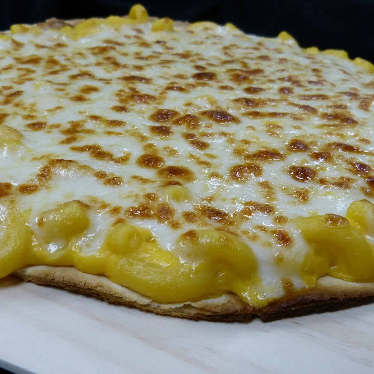 Mac N' Cheese Pizza