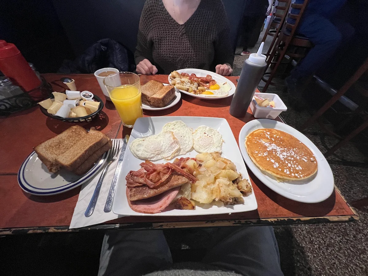 Breakfast Poutine