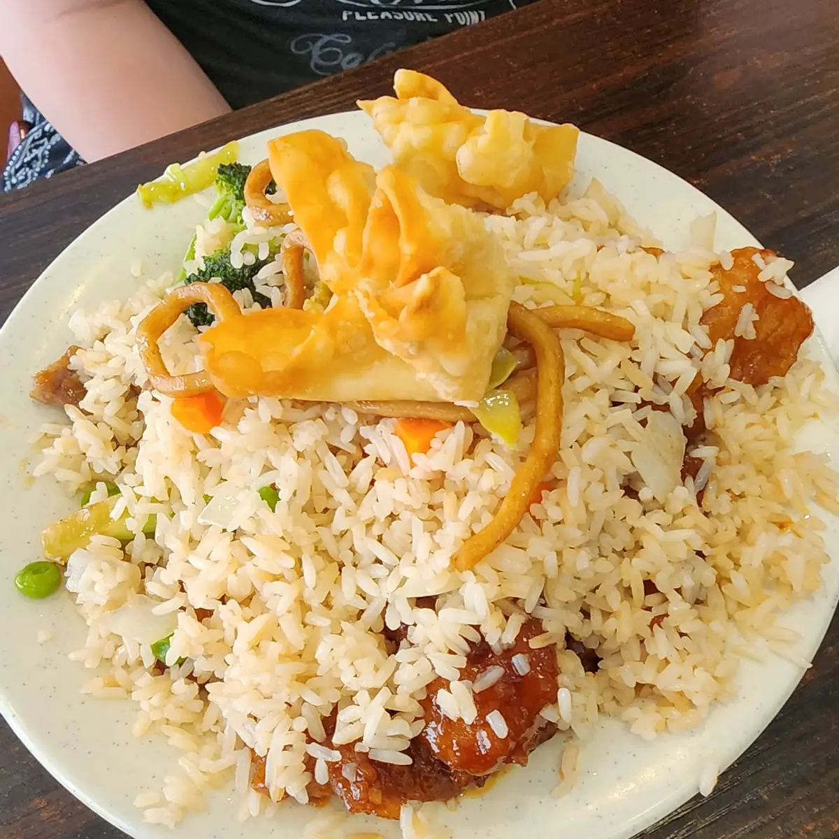 Orange Chicken Fried Rice & Cheesepuffs