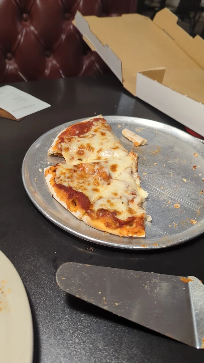 Thin Garlic Cheese Pizza