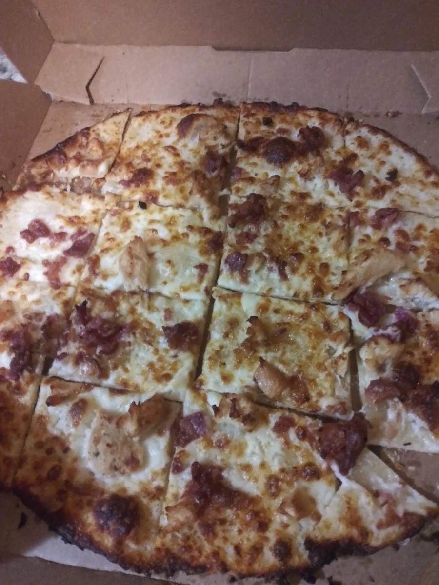 Burnt Up Bacon and Chicken Alfredo Pizza