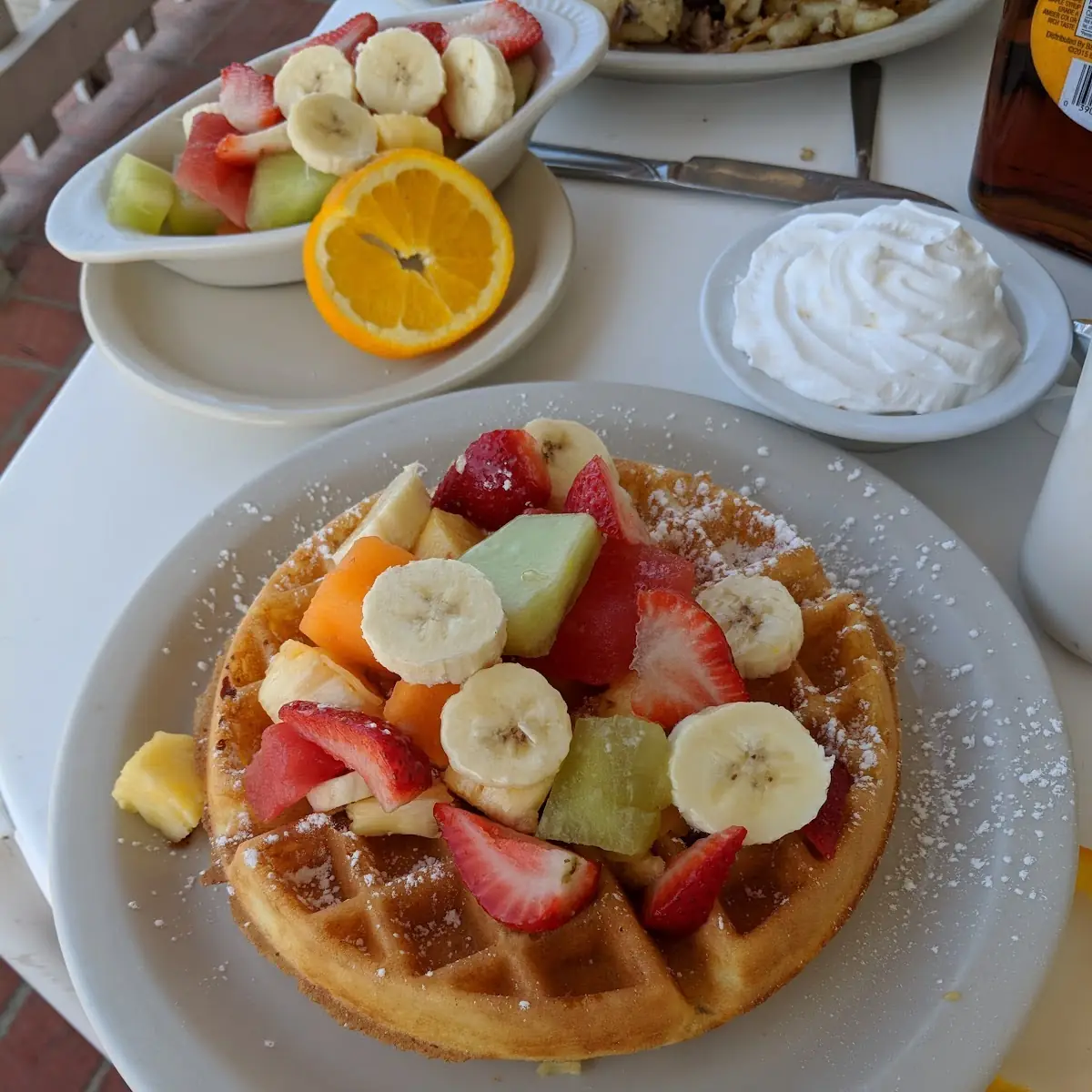 Belgium Waffle w Fresh Fruit