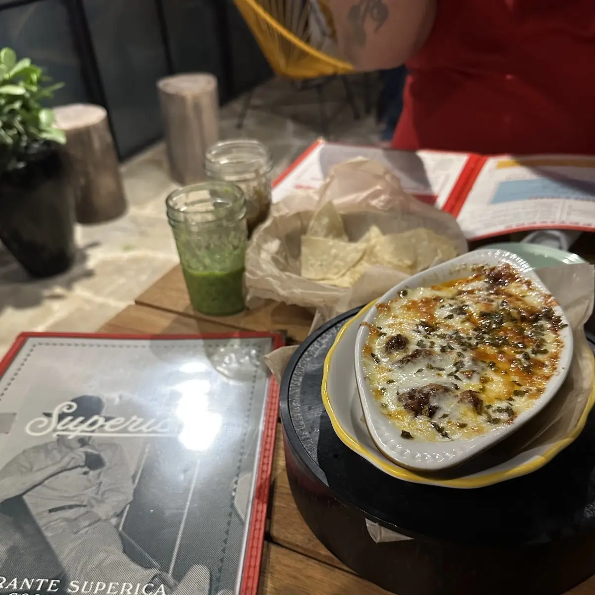 Queso Fundido Con Chorizo
