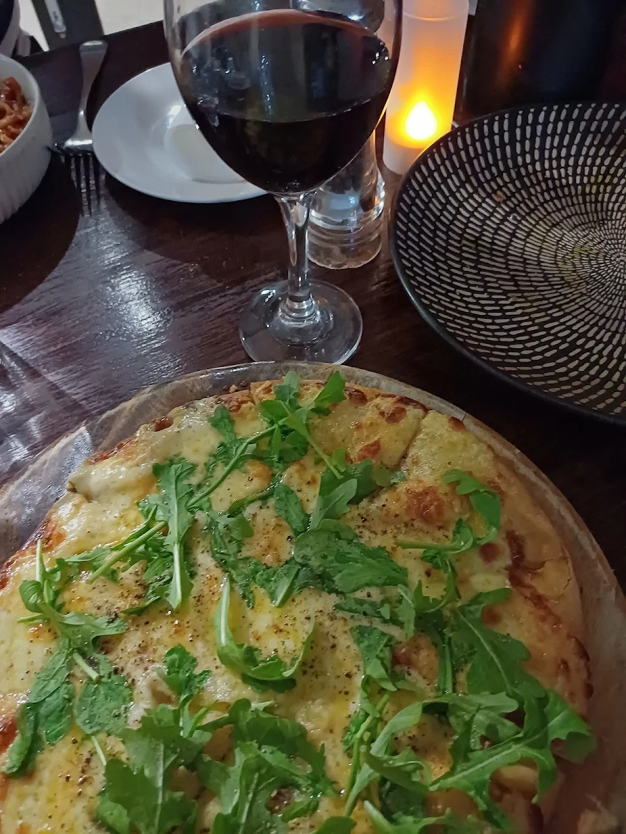 Quatro Formaggi Pizza
