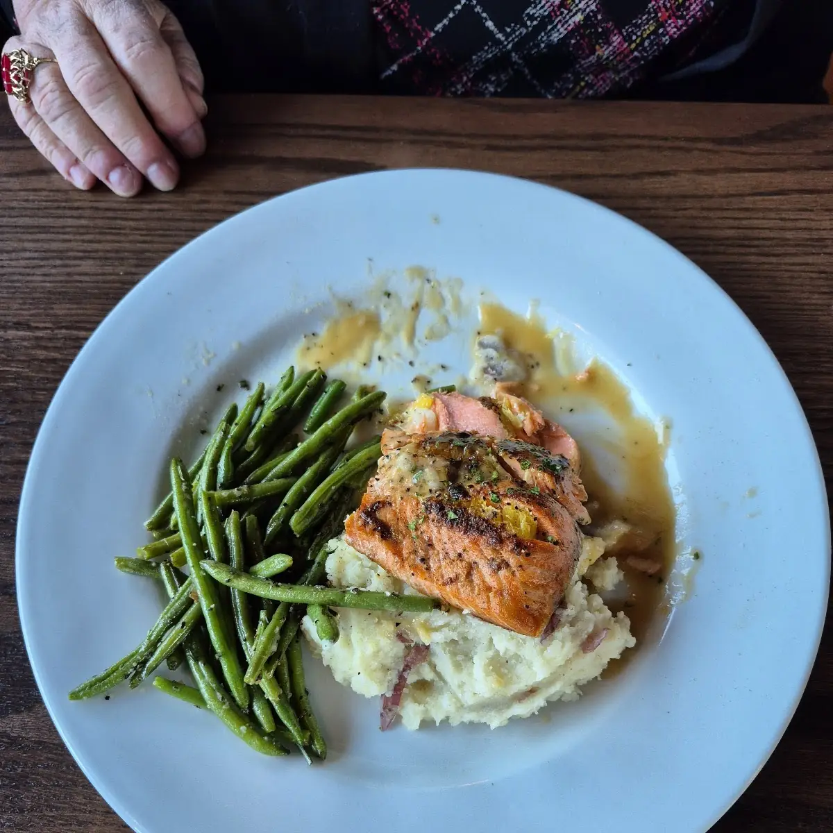 Salmon with Mashed Potatoes Greens
