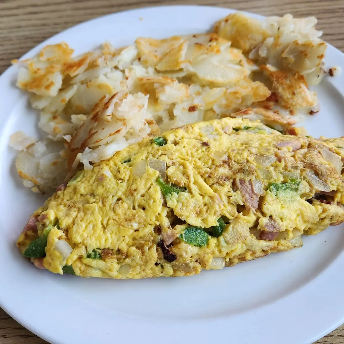 Veggie Omelet with Hash Browns