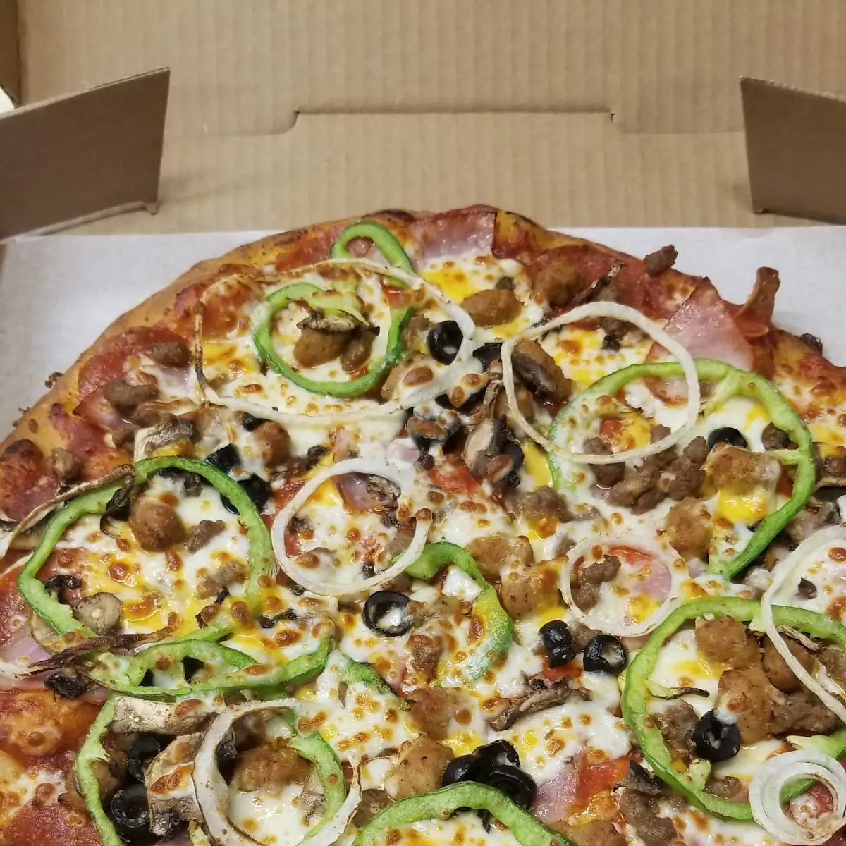 Deluxe Pizza