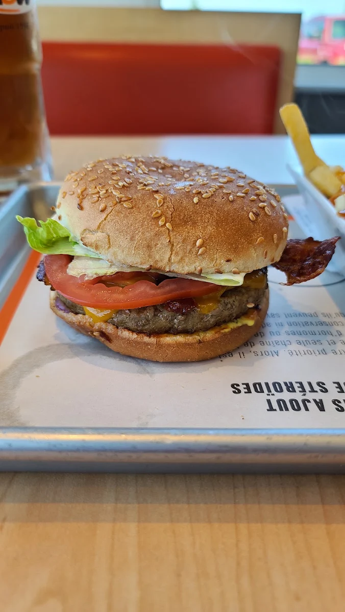Oncle Burger Cheddar Et Bacon, A&W Canada