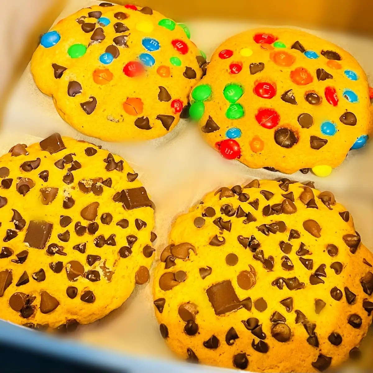 M&M and Chocolate Chip Cookies