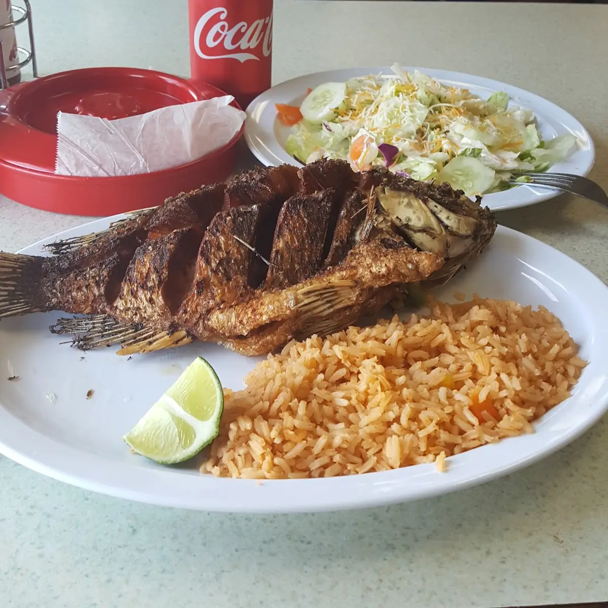 5 Mojarras Fritas Special 5 Fried Fish