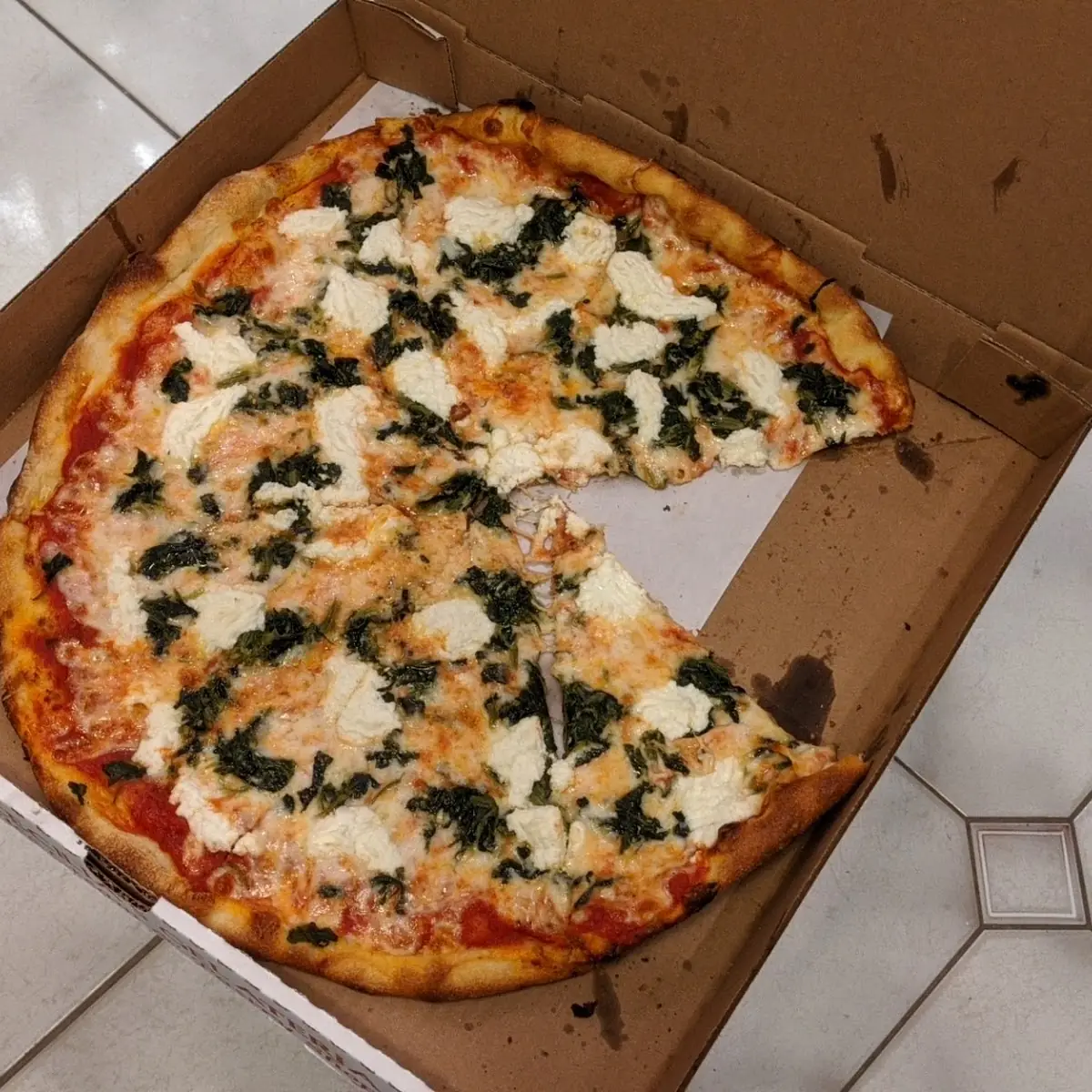 Spinach Ricotta & Mozzarella Pizza