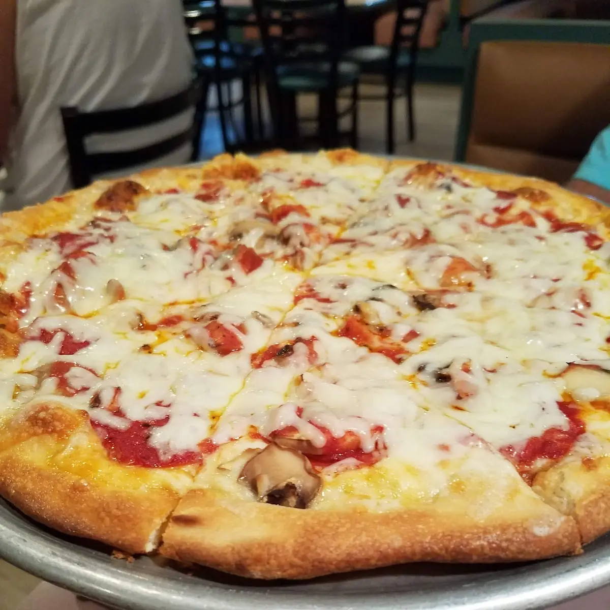 CHEESY GARLIC BREAD
