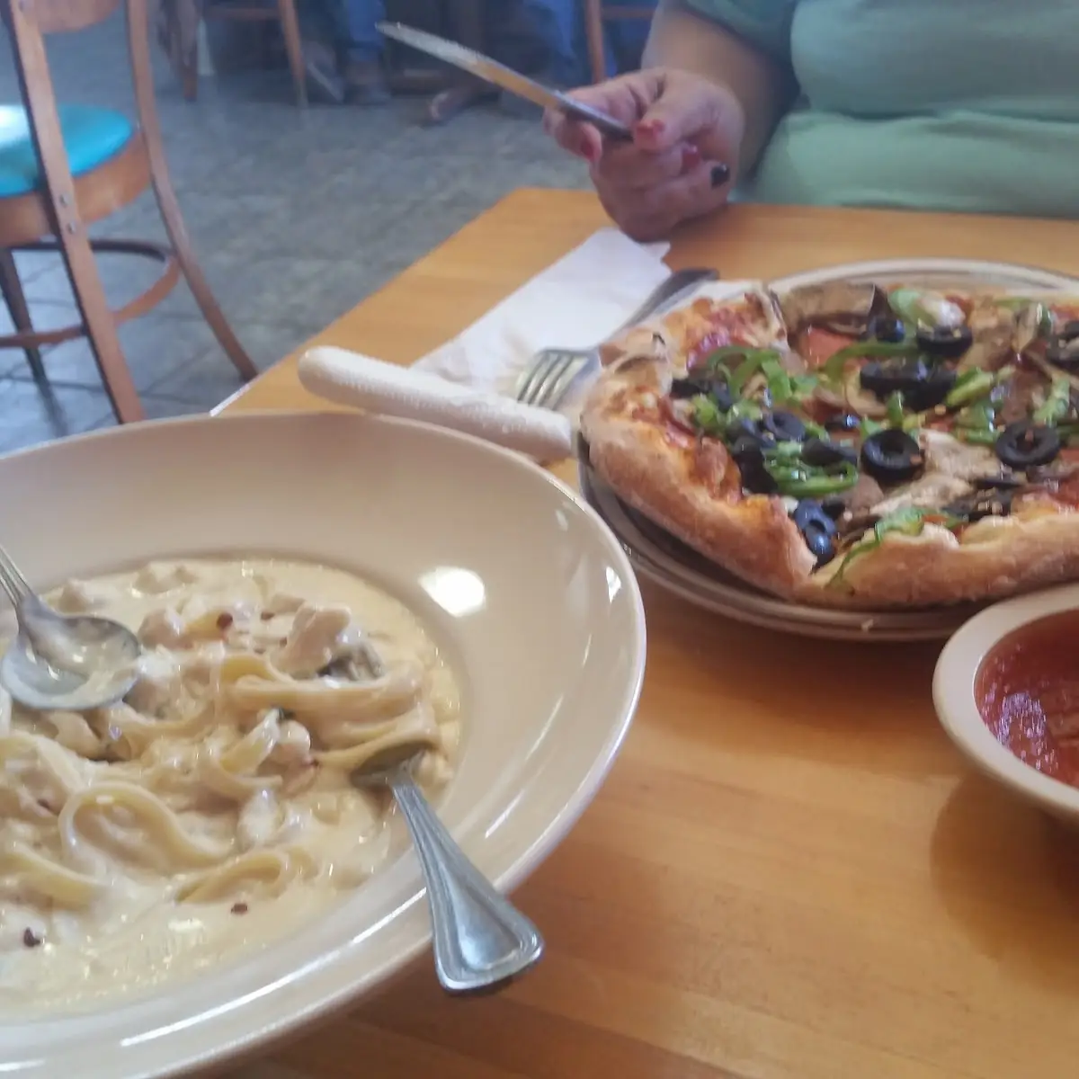 Fettuccine Alfredo Pizza