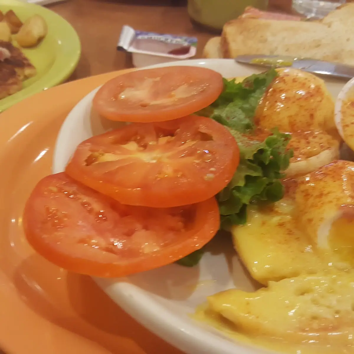 Eggs Benedict with Crab Cakes