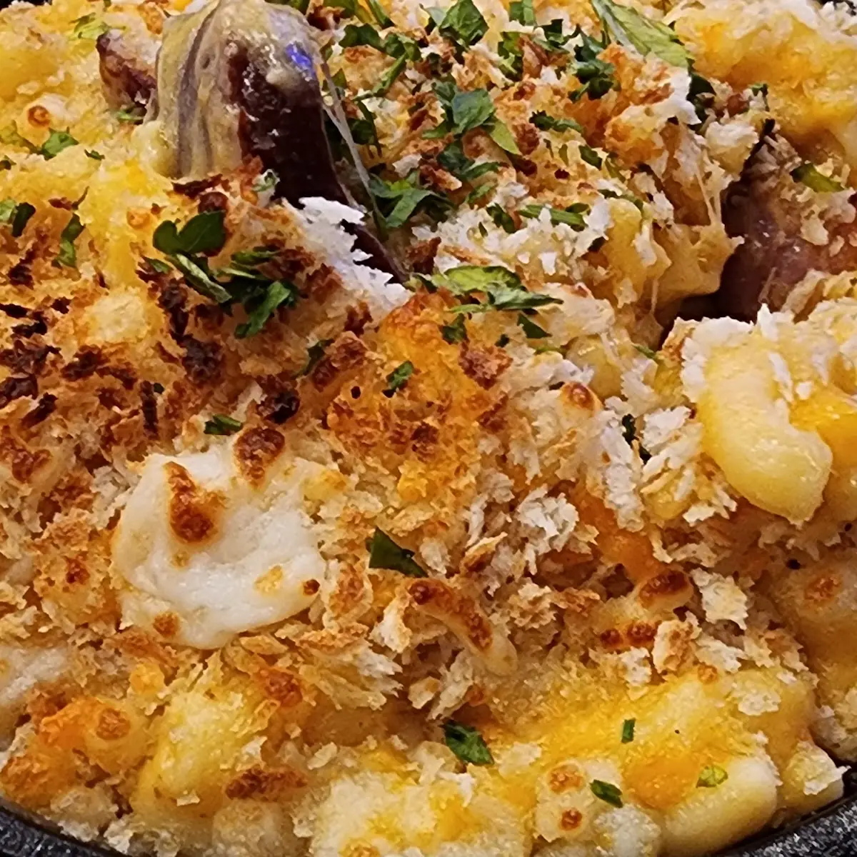 Baked Mac and Cheese Skillet