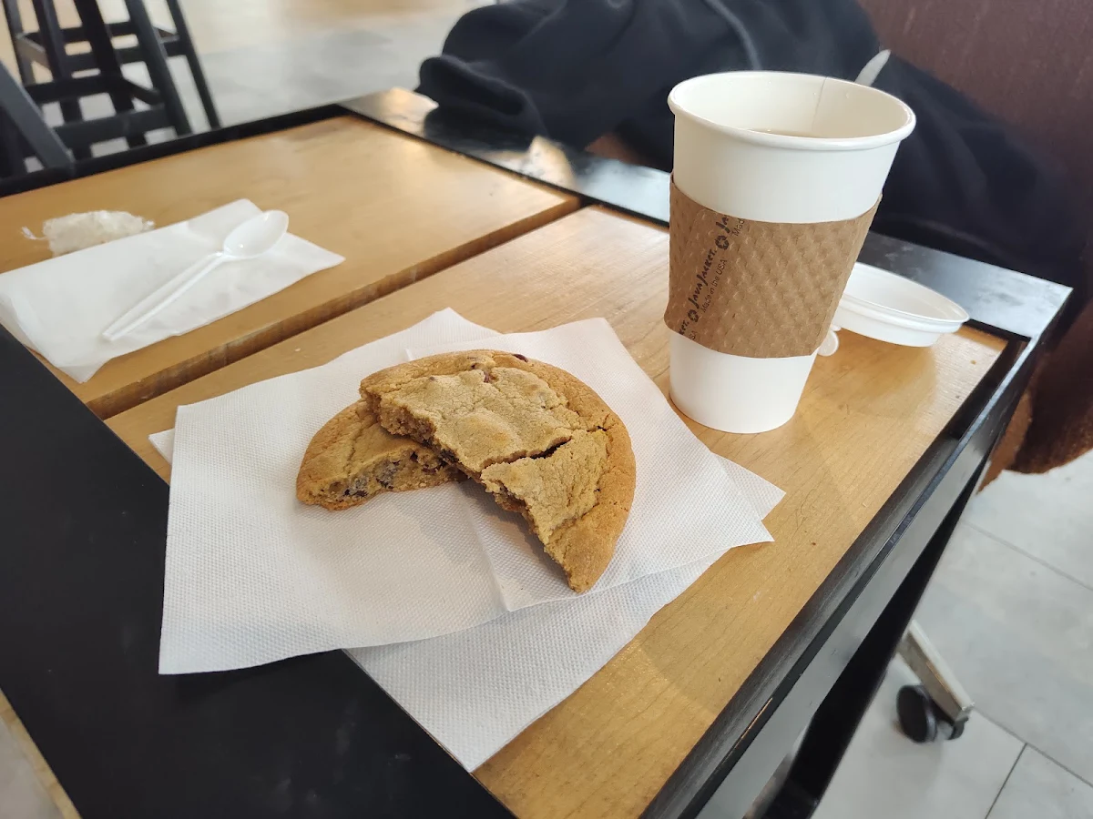 Green Tea and Chocolate Chip Cookie