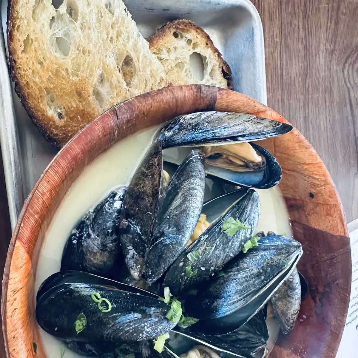 Steamed Mussels with White Wine