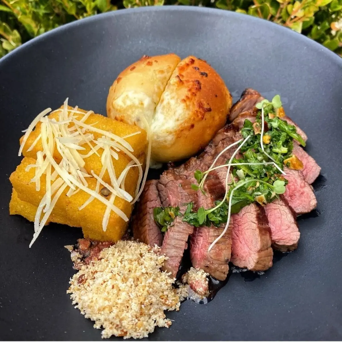 Picanha with Garlic Cheese Bread