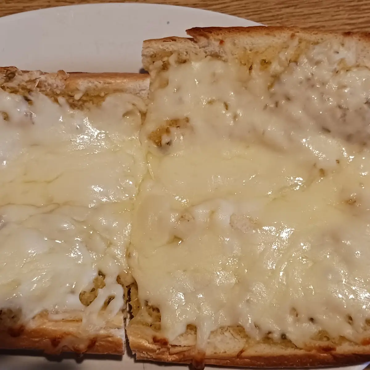 Garlic Bread with Mozzarella Cheese