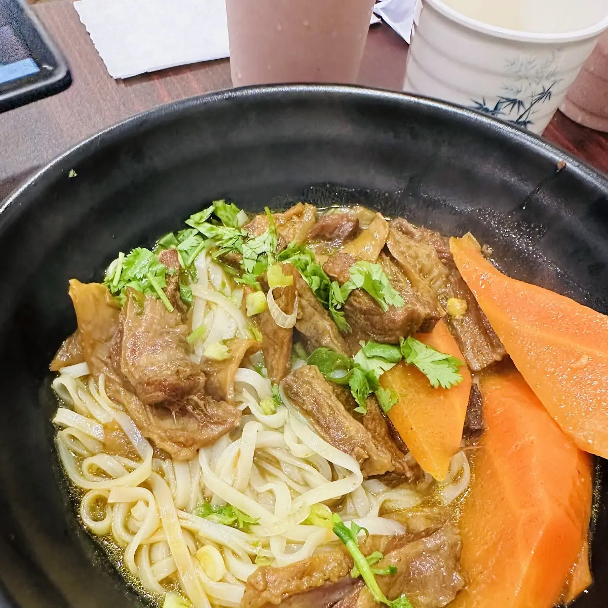 N16.fish Ball Fresh Rice Noodle Soup (10) N16. 鱼蛋汤河粉 (10)