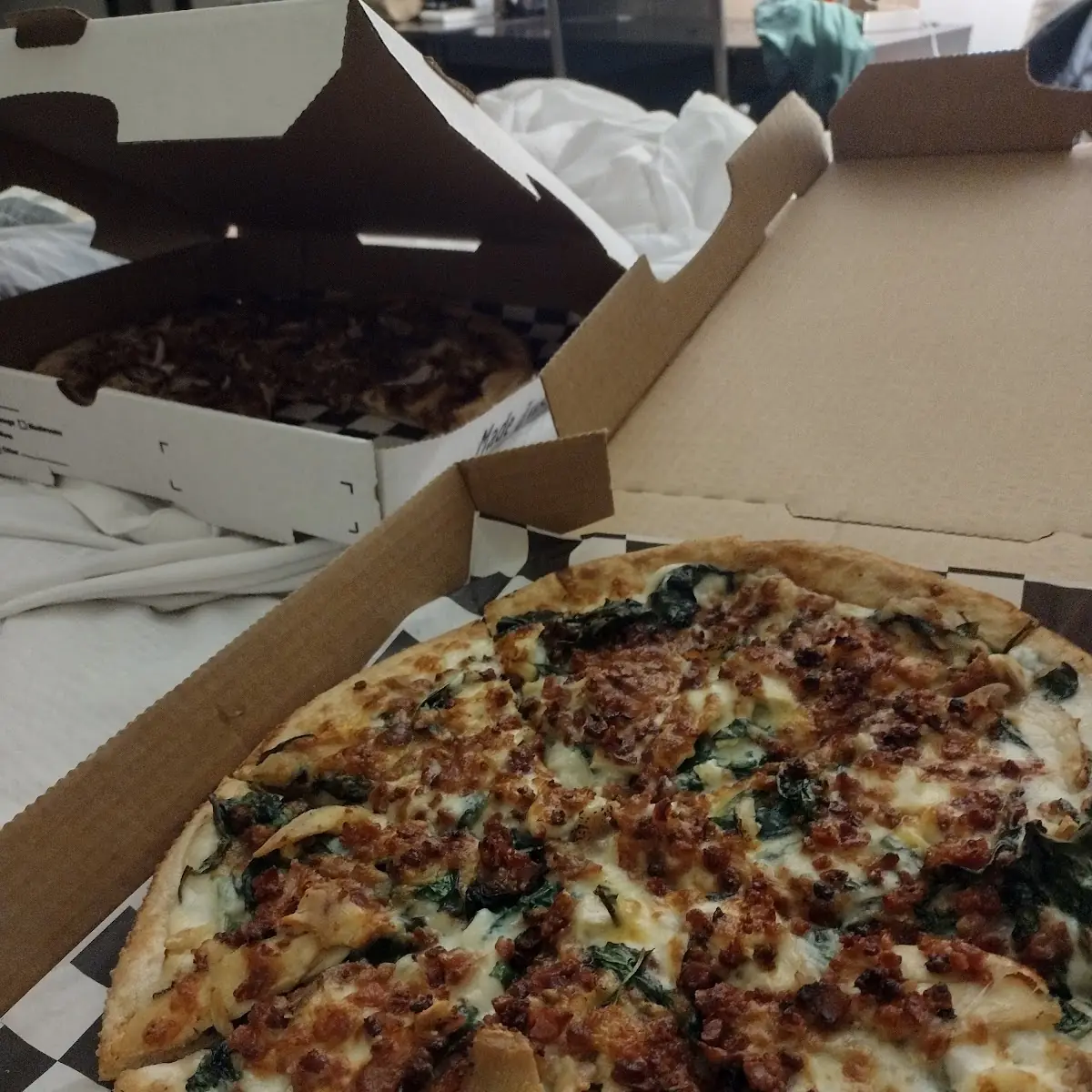 Chicken Alfredo Pizza with Bacon