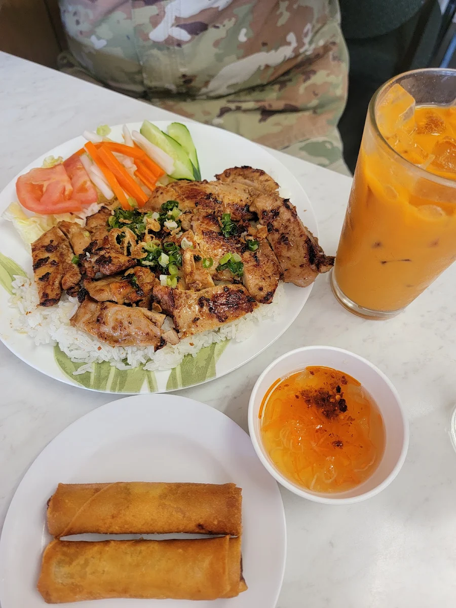 BBQ Chicken (Bún Gà Nướng)