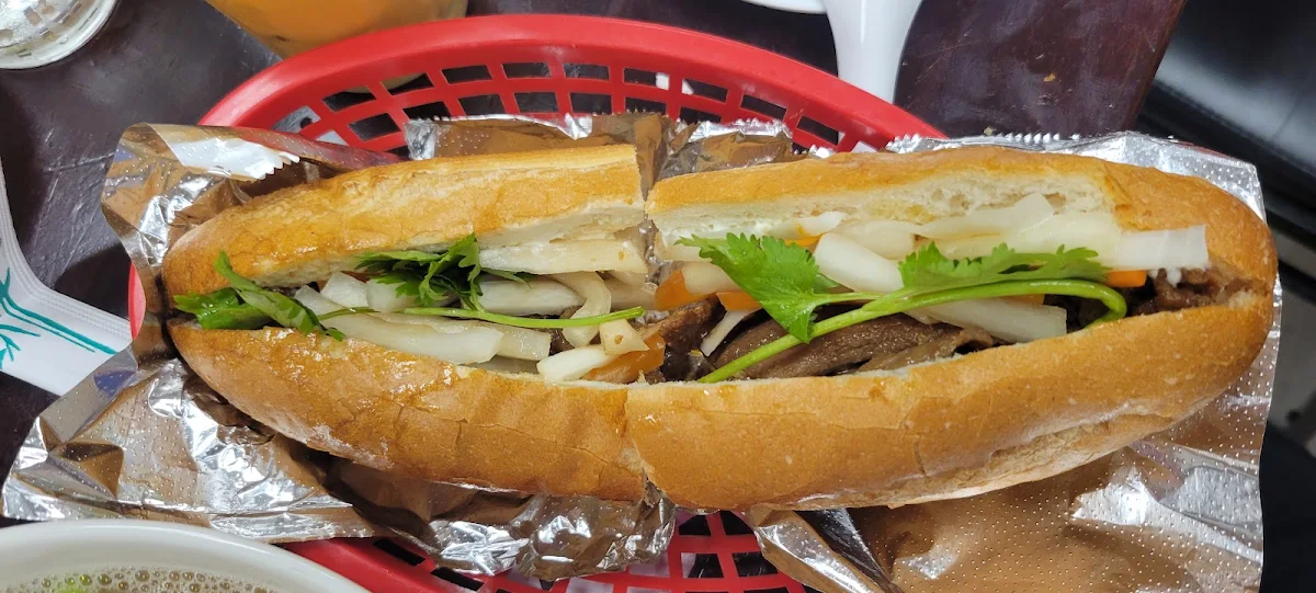 Spring Rolls & BBQ Pork (Bún Chả Giò Thịt Nướng)