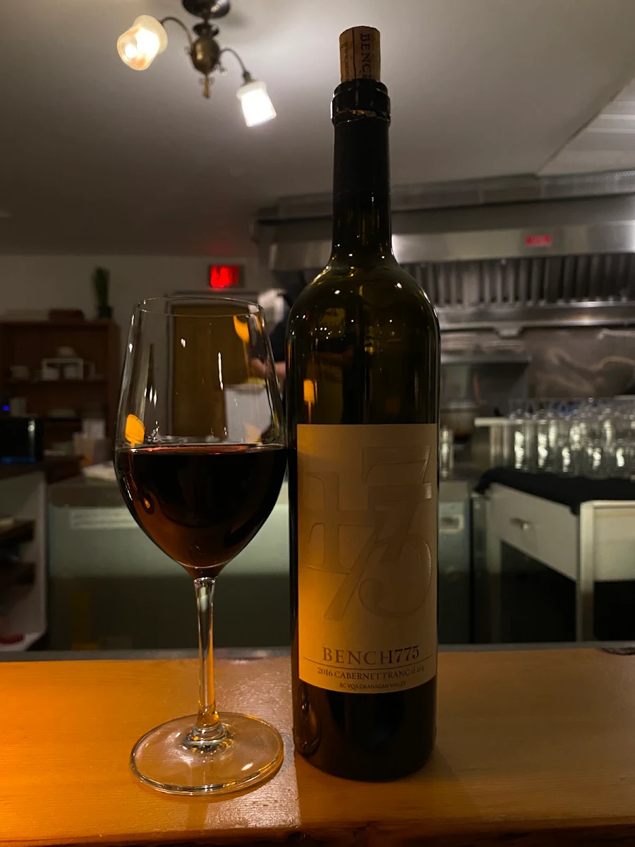 Lot of Wine, Camas