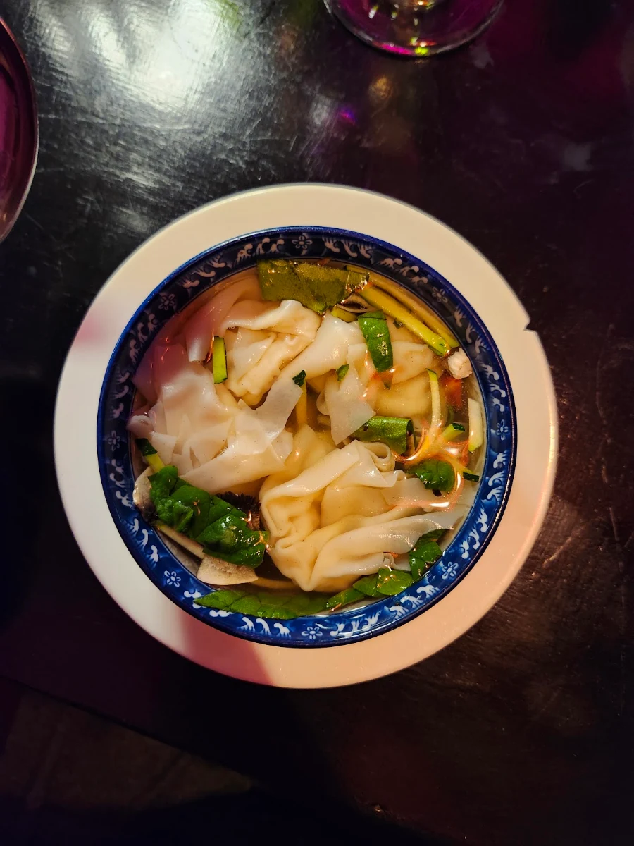 Highlights, Restaurant fusion asiatique Inc