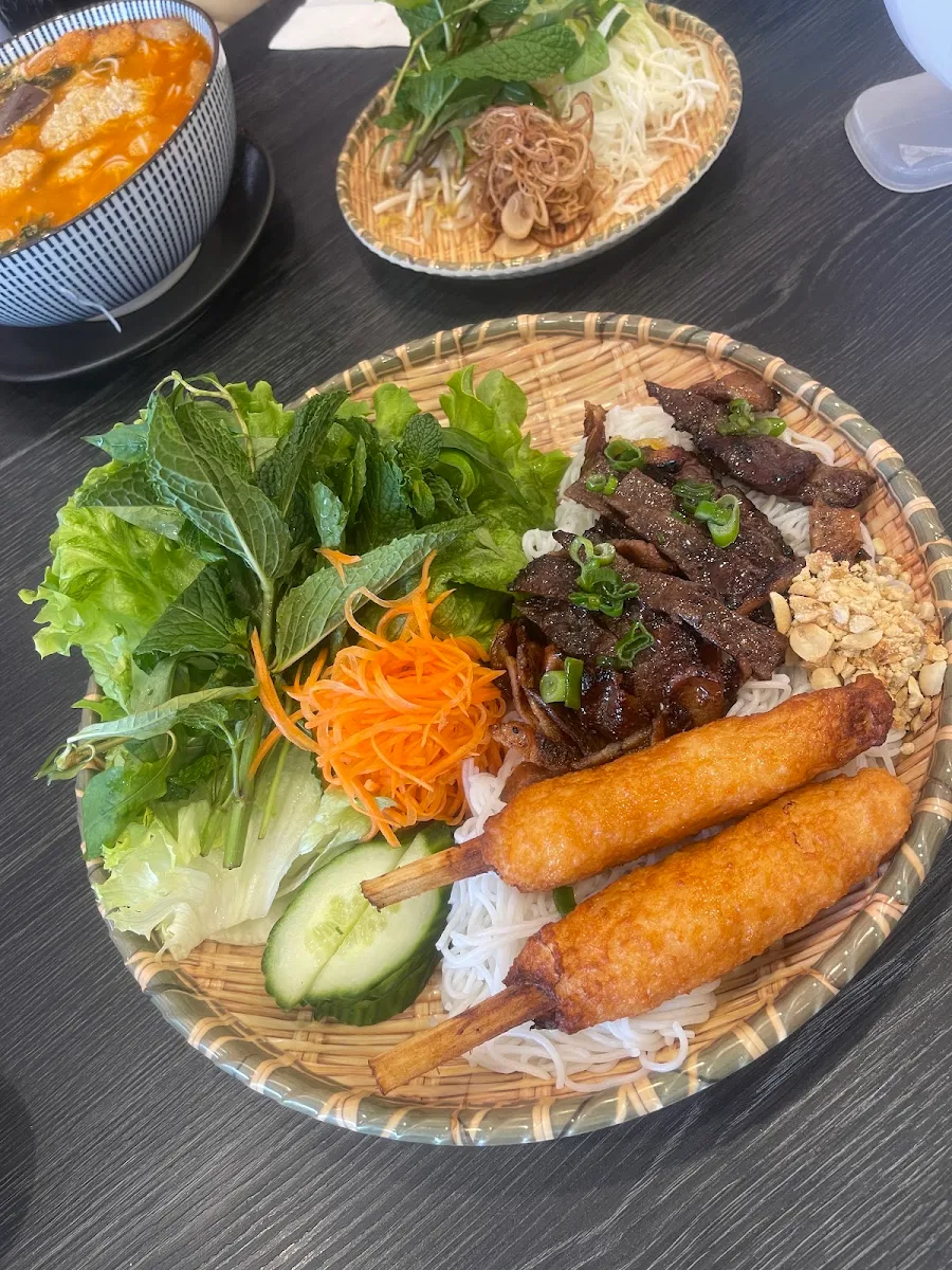 Cuon Thi Nuong Chao Tom