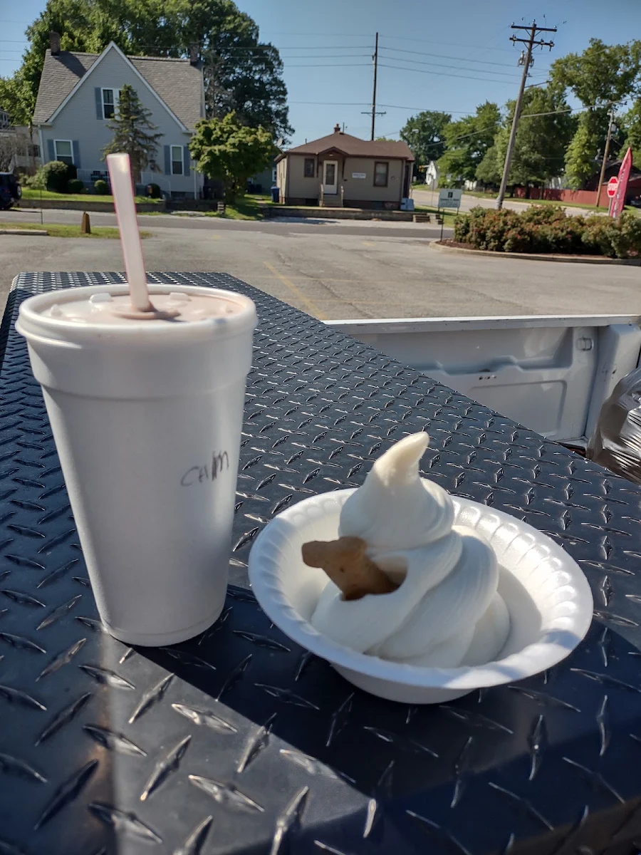 Chocolate Malt & Pup Cup