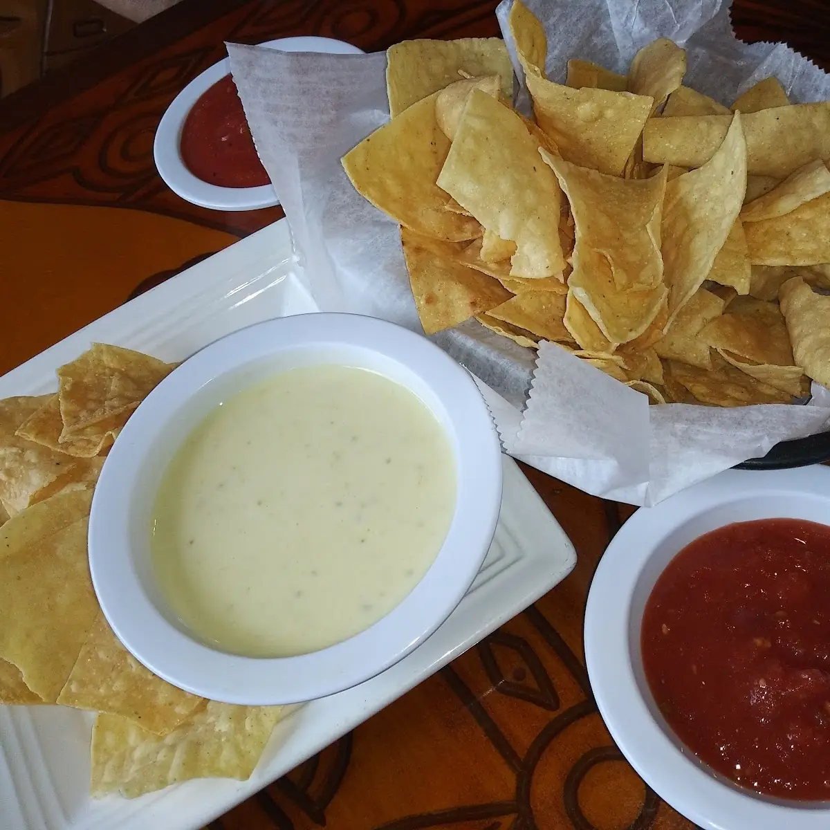 Chips and Salsa with Queso Dip