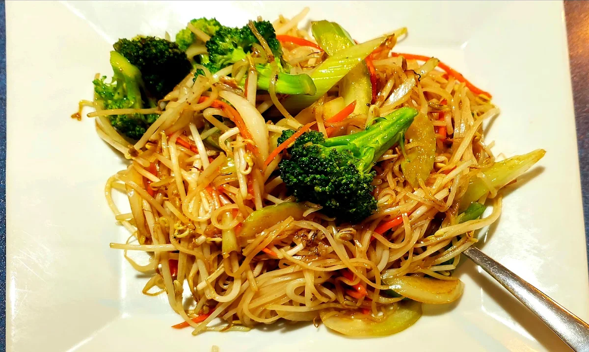 11. Vegetarian Spring Rolls (6)