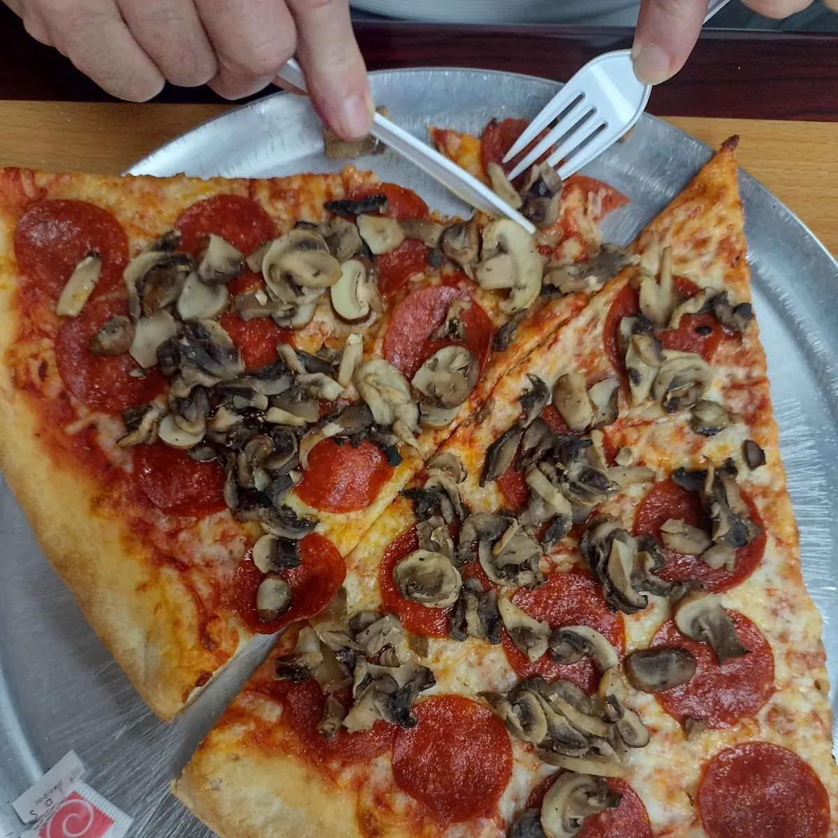 Bizzarro Supreme Pizza