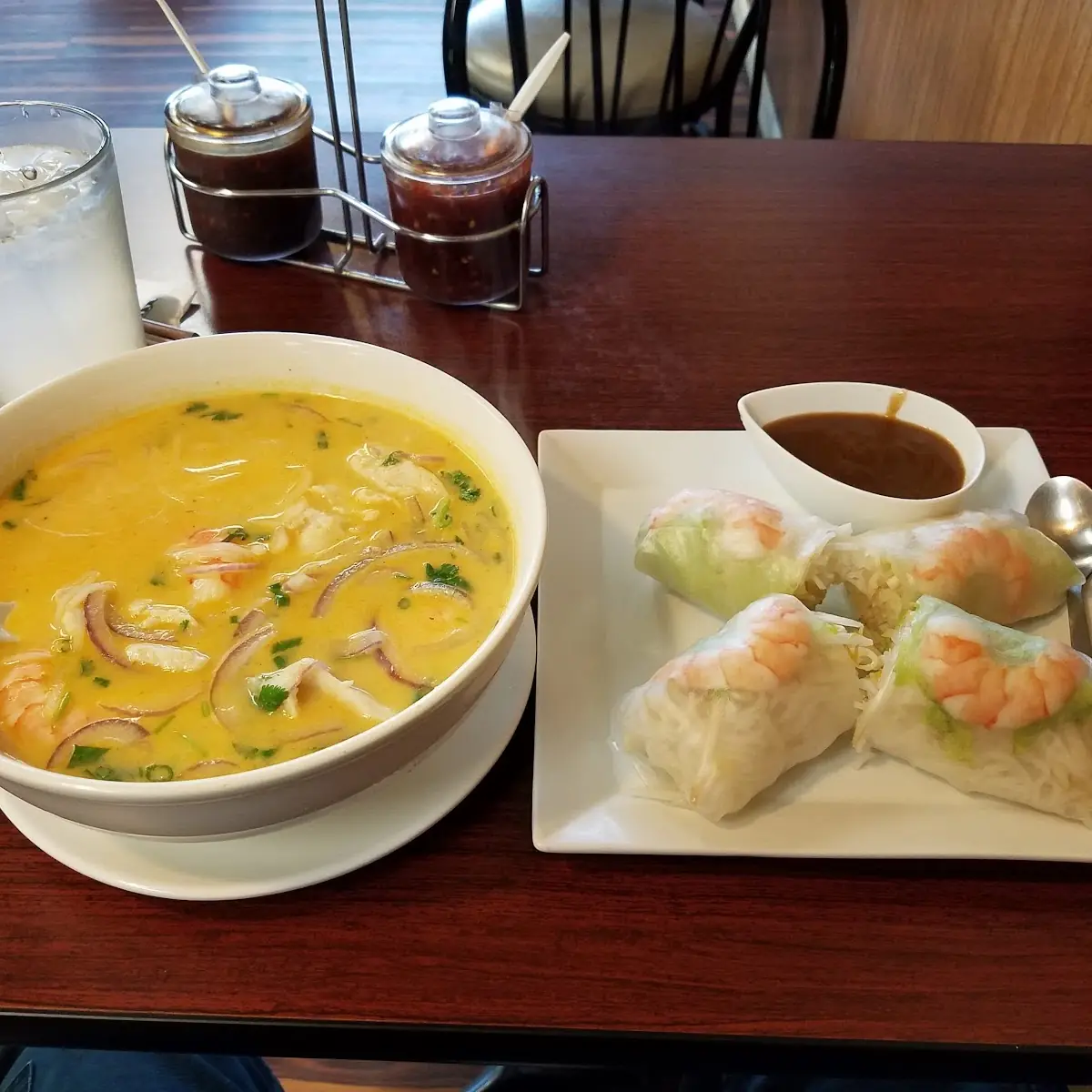 Red Curry Soup and Salad Rolls