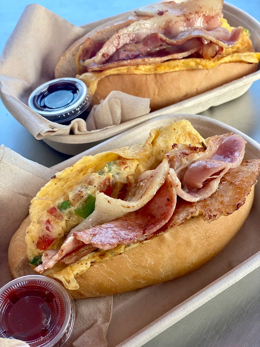 Highlights, Dog House Grill