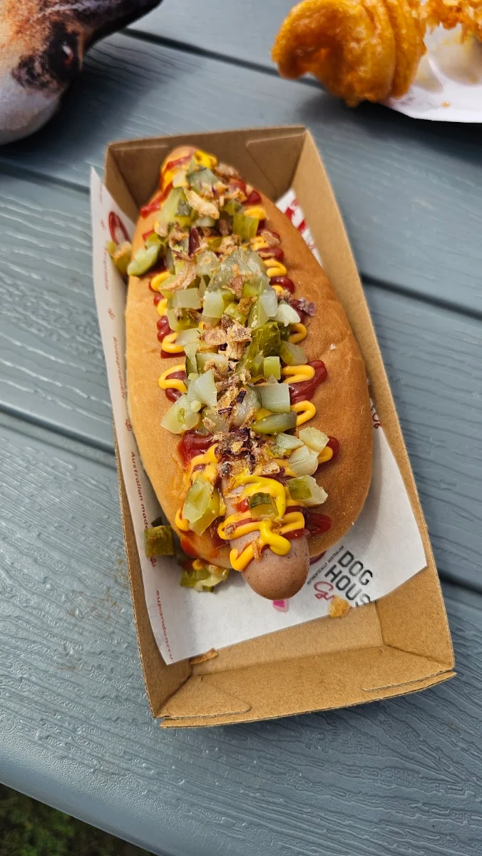Highlights, Dog House Grill