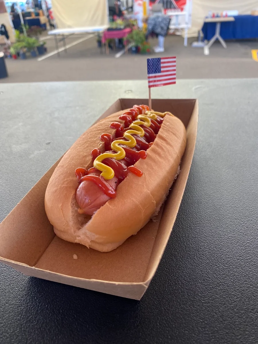 Highlights, Dog House Grill