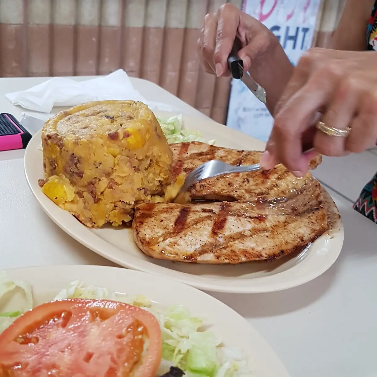 Pechuga A la Plancha Con Bifongo
