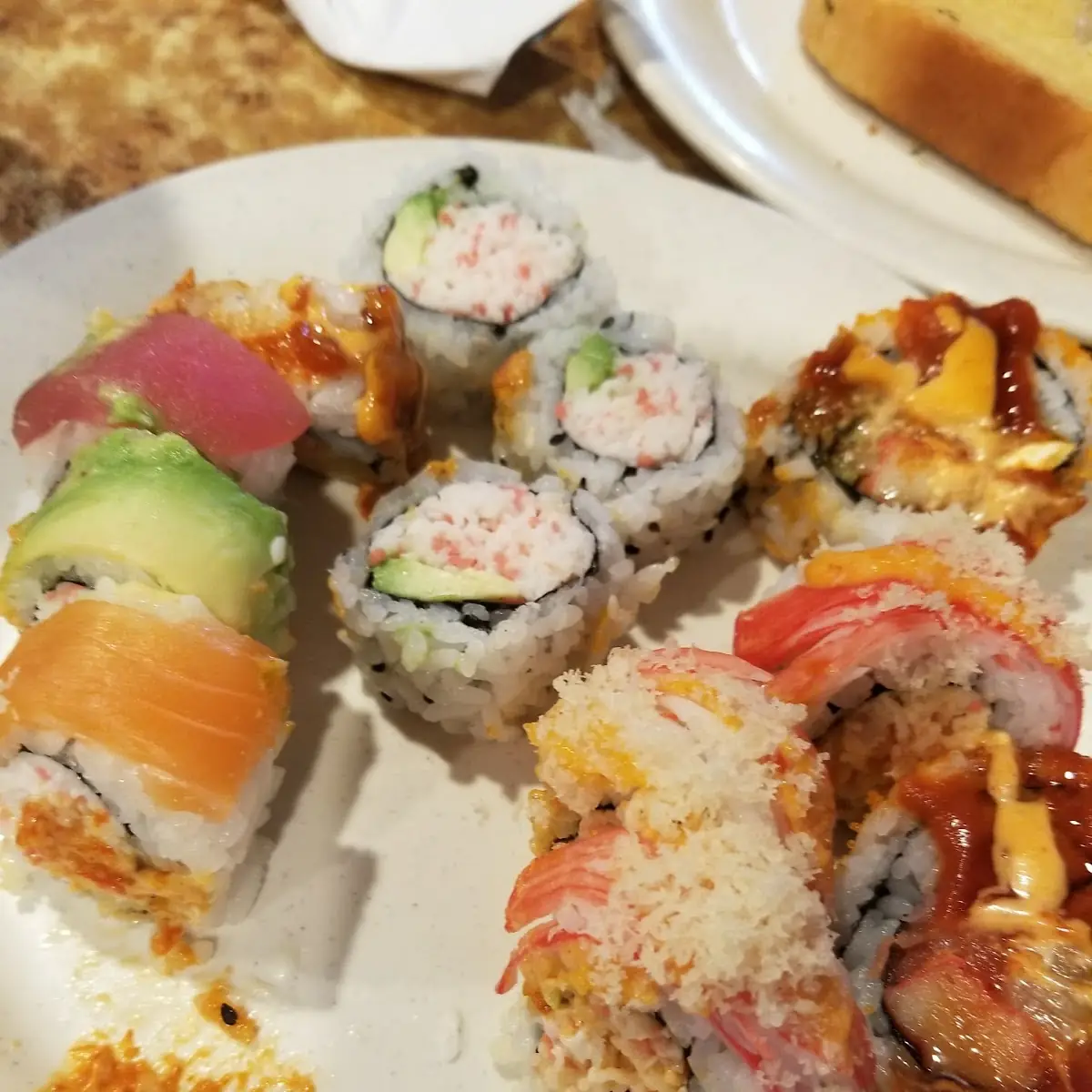 Salmon Roll (8 pcs)