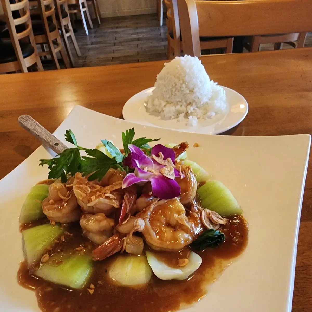 Jumbo Shrimp with Garlic Sauce