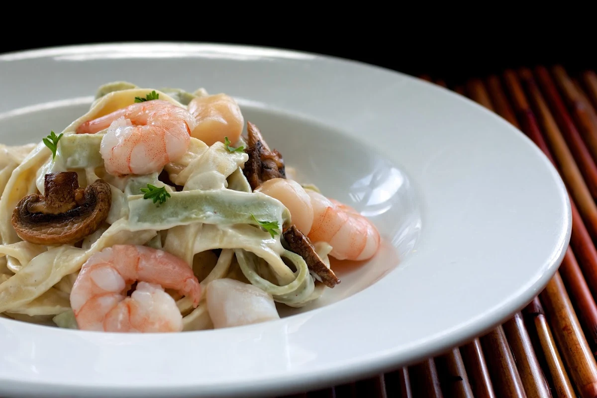 Seafood Fettuccine Alfredo, The Old Spaghetti Factory (Kelowna)