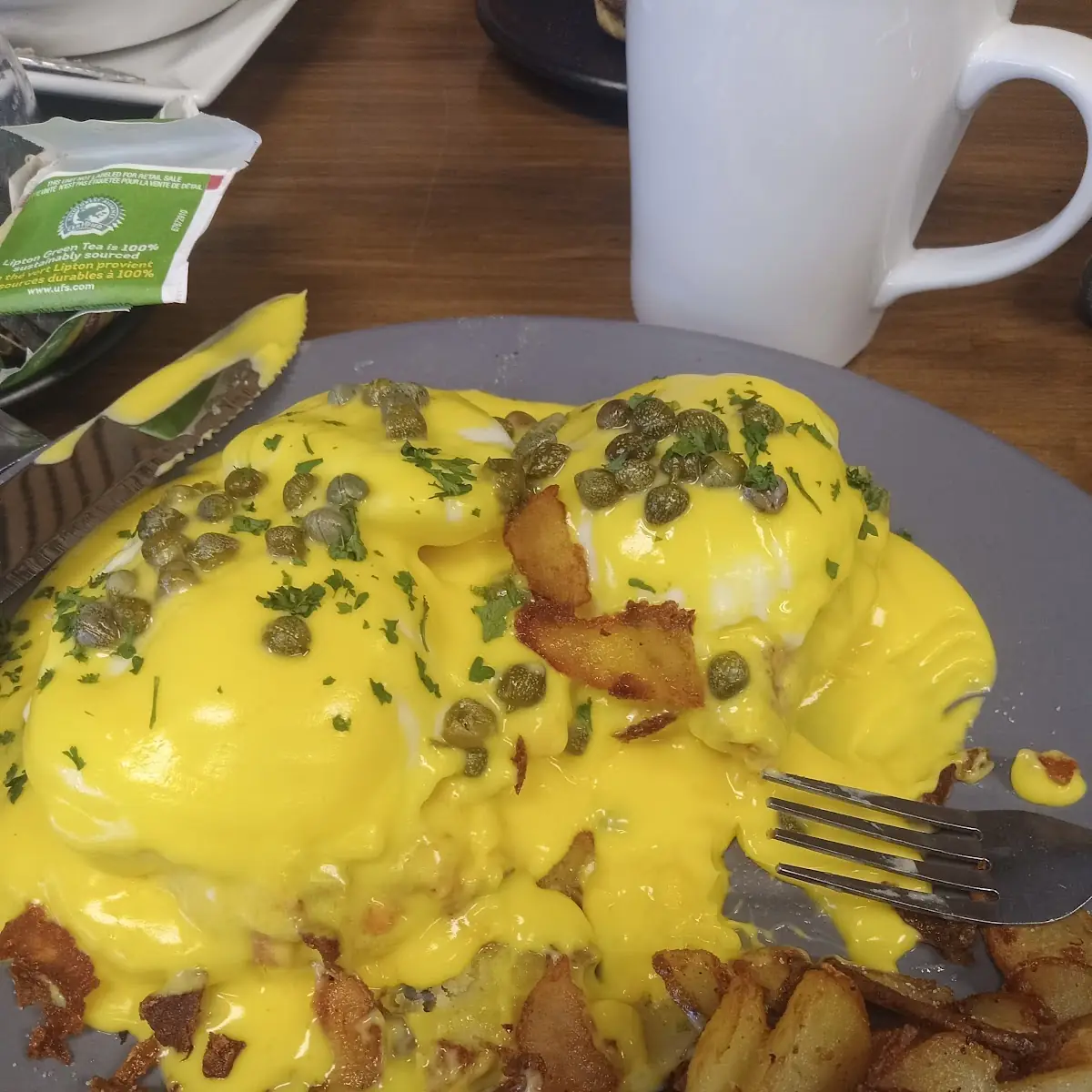 Salmon Benedict