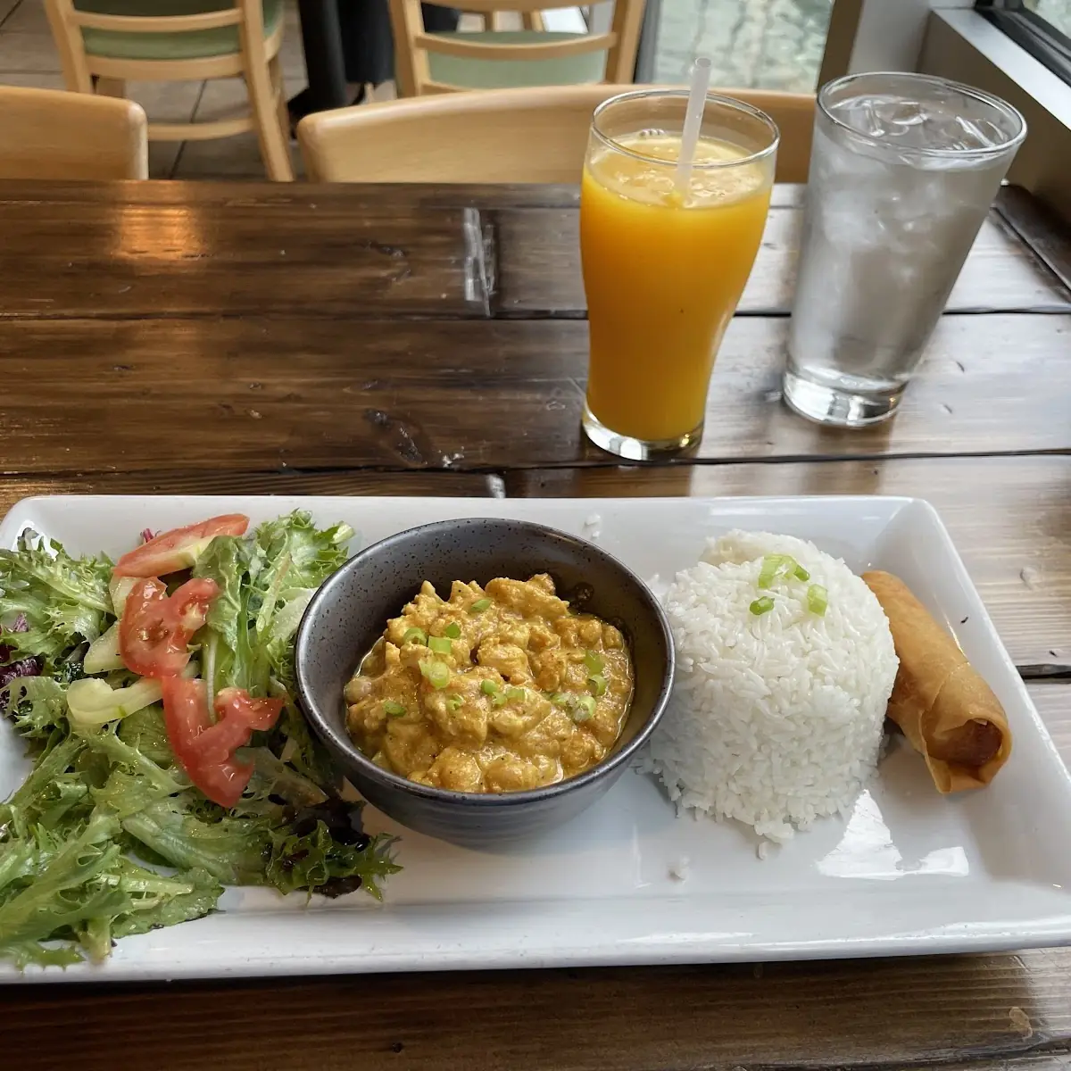 Chicken Curry with White Rice and Salad